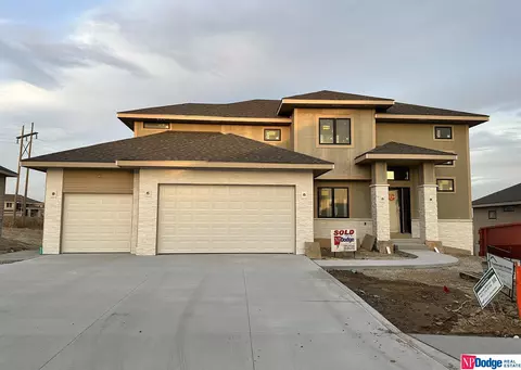4415 N 189 St, Elkhorn, NE 68022