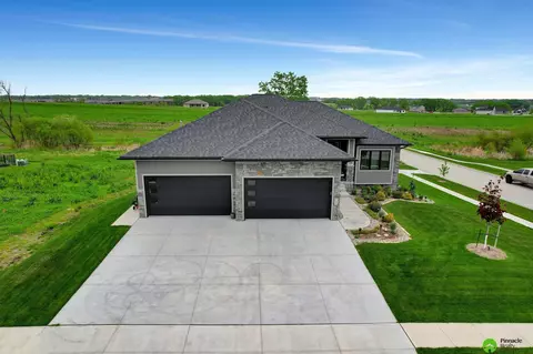 9120 S 32nd St, Lincoln, NE 68516