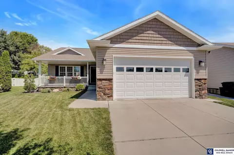 5035 NW Pemberly Ln, Lincoln, NE 68521