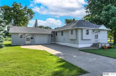 402 Madison St, Waterloo, NE 68069