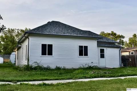 330 Crystal St, Lyons, NE 68038