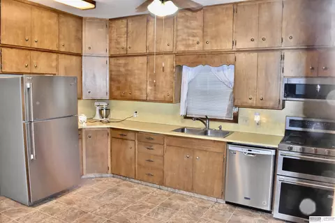 330 Crystal St, Lyons, NE 68038 photo 5