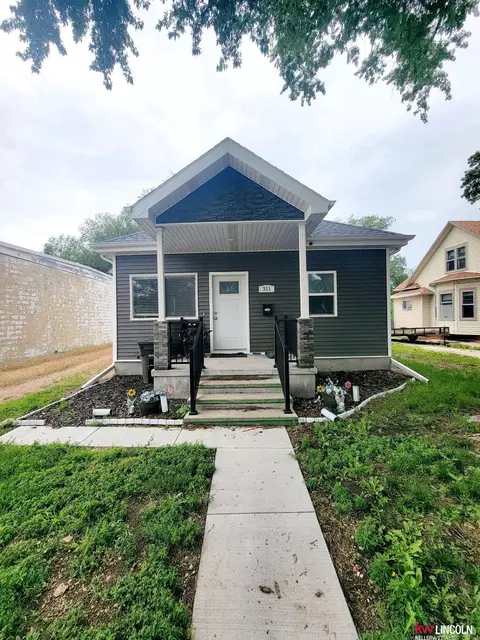 311 N Center St, Clay Center, NE 68933