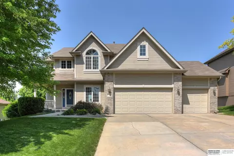 17184 Seward St, Omaha, NE 68118
