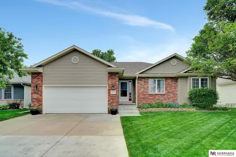 1907 SW 33rd St, Lincoln, NE 68522