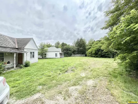 2421 K St, Auburn, NE 68305