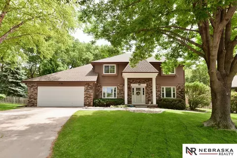 15021 Karen Cir, Omaha, NE 68137