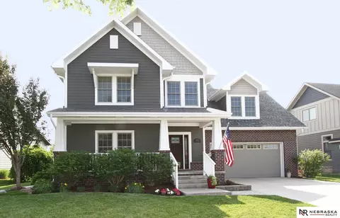 6910 NW 4th St, Lincoln, NE 68521