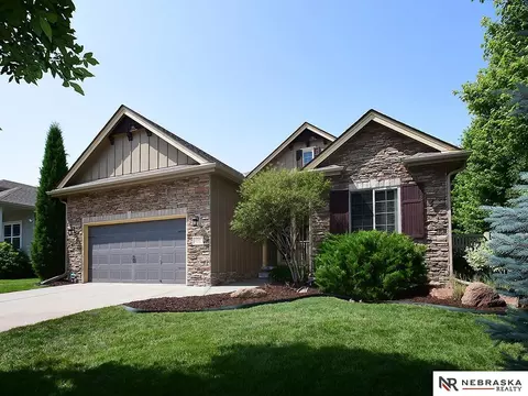 12204 S 73rd Ave, Papillion, NE 68046