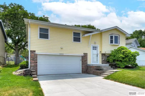 13665 V St, Omaha, NE 68137