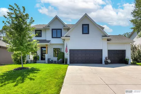 5604 S 165 St, Omaha, NE 68135