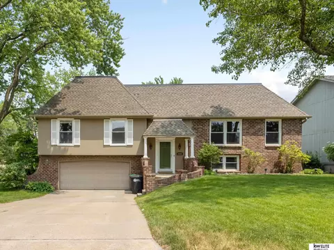 2605 S 167th Avenue Cir, Omaha, NE 68130
