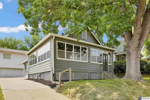 2756 S 12th St, Omaha, NE 68108