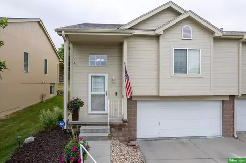 5022 S 190th St, Omaha, NE 68135