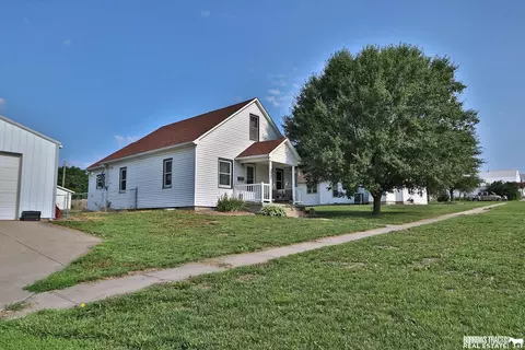 212 S 4th St, Elmwood, NE 68349