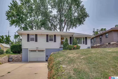 4051 E St, Omaha, NE 68107