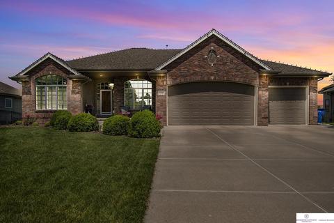 7510 Southshore St, Papillion, NE 68046
