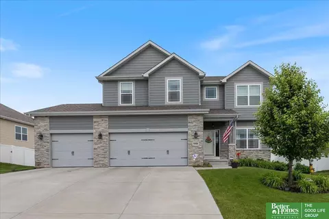 6406 Peters Pkwy, Omaha, NE 68157