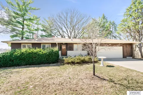 1104 Bellevue Blvd, Bellevue, NE 68005
