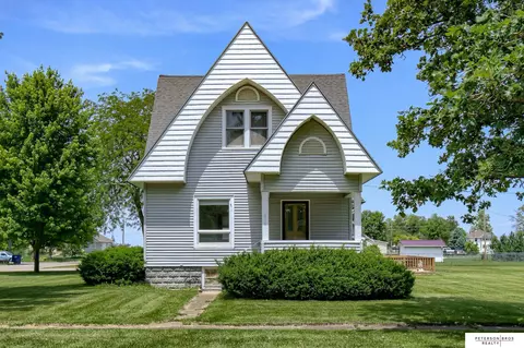 810 E 9th St, North Bend, NE 68649