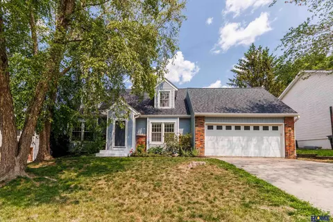 5130 S Bristolwood Ln, Lincoln, NE 68516