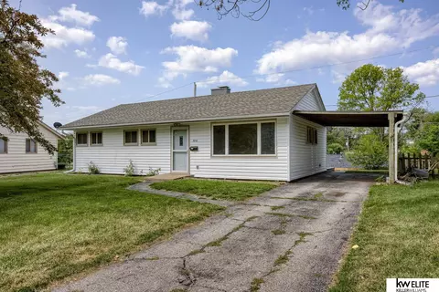 3218 S 38th Ave, Omaha, NE 68105