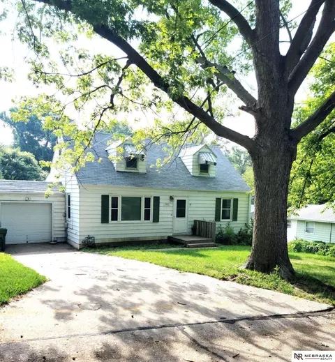 1521 N 9 St, Bellevue, NE 68005