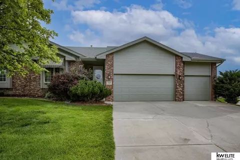 7115 S 163rd St, Omaha, NE 68136