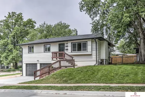 5682 S 122 St, Omaha, NE 68137