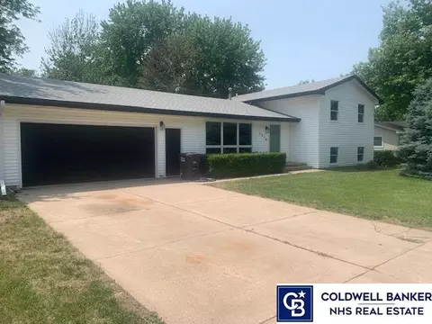 1316 E Lawn Plz, York, NE 68467