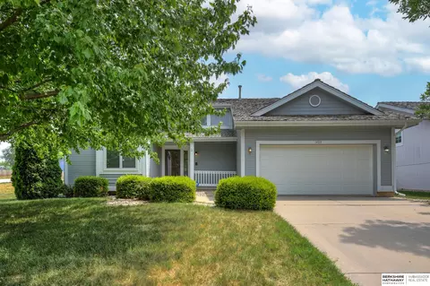 1423 N 156 Ave, Omaha, NE 68118