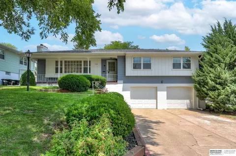 7320 Izard St, Omaha, NE 68114