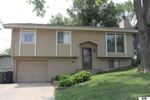 1017 Denver St, Bellevue, NE 68005