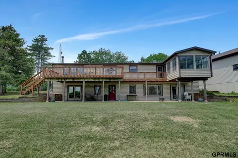 7424 N Lakeside Ln, Adams, NE 68301