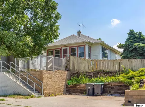 4833 S 48 St, Omaha, NE 68117