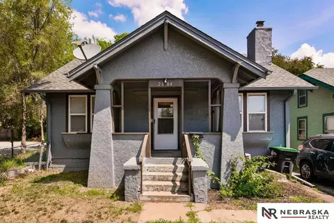 2884 Newport Ave, Omaha, NE 68112