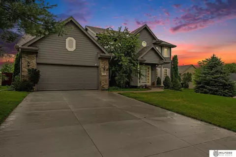 4828 N 137 St, Omaha, NE 68164
