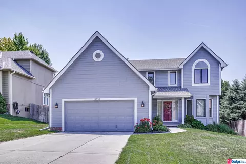 13633 Hillsborough Dr, Omaha, NE 68164