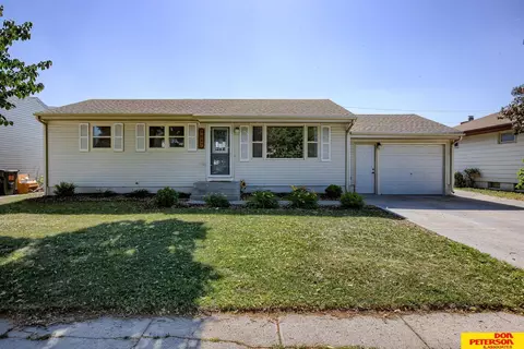 1647 N Garfield St, Fremont, IL 60825