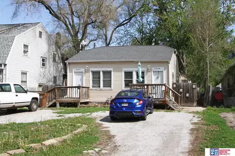 2906 2908 E St, Lincoln, NE 68510