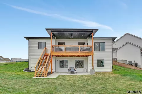 7215 NW Beartooth Ct, Lincoln, NE 68521