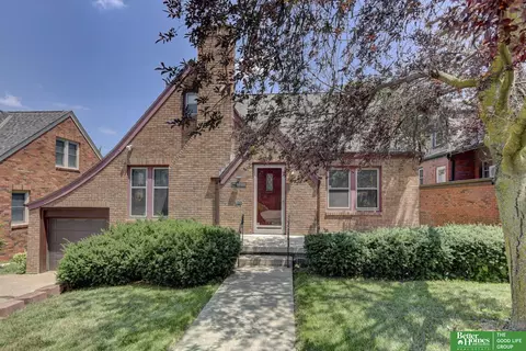 2015 N 52 St, Omaha, NE 68104