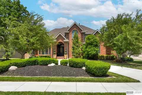 13504 Parker St, Omaha, NE 68154