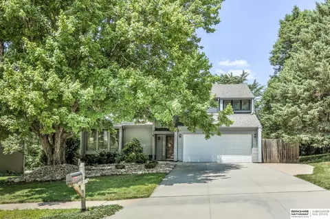 1418 St Raphael St, Bellevue, NE 68005