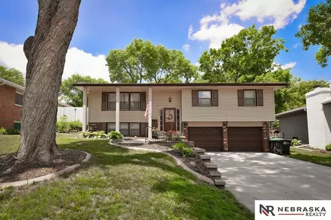 13524 Trendwood Dr, Omaha, NE 68144