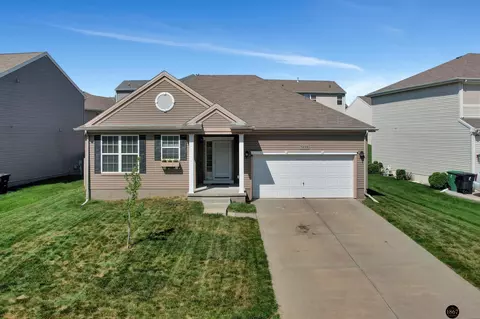 7412 N 87th St, Omaha, NE 68122