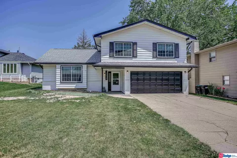 10628 M St, Omaha, NE 68127