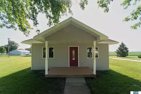 600 5th St, Glenvil, NE 68941