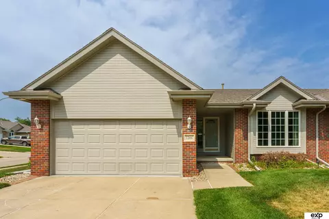 2206 N 153rd Ave, Omaha, NE 68116
