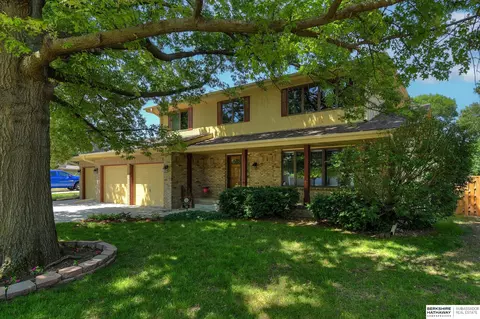16584 Cedar Cir, Omaha, NE 68130